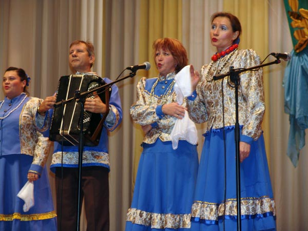 Выступление фолклерного ансамбля "Барыня"